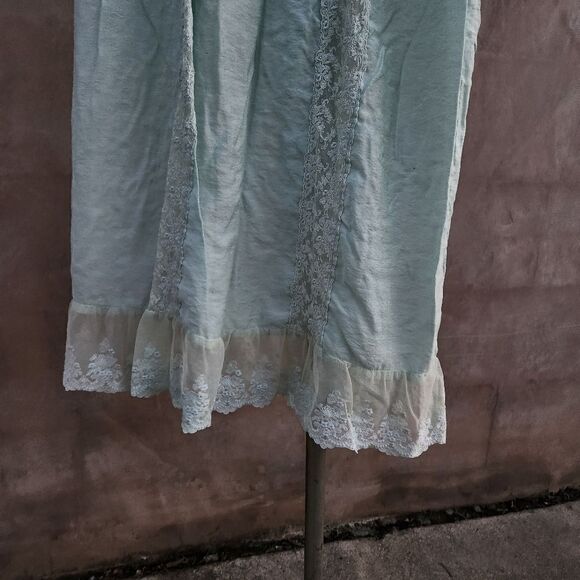 Paniz vintage inspired feminine dress sea foam and lace dress. - Picture 4 of 8